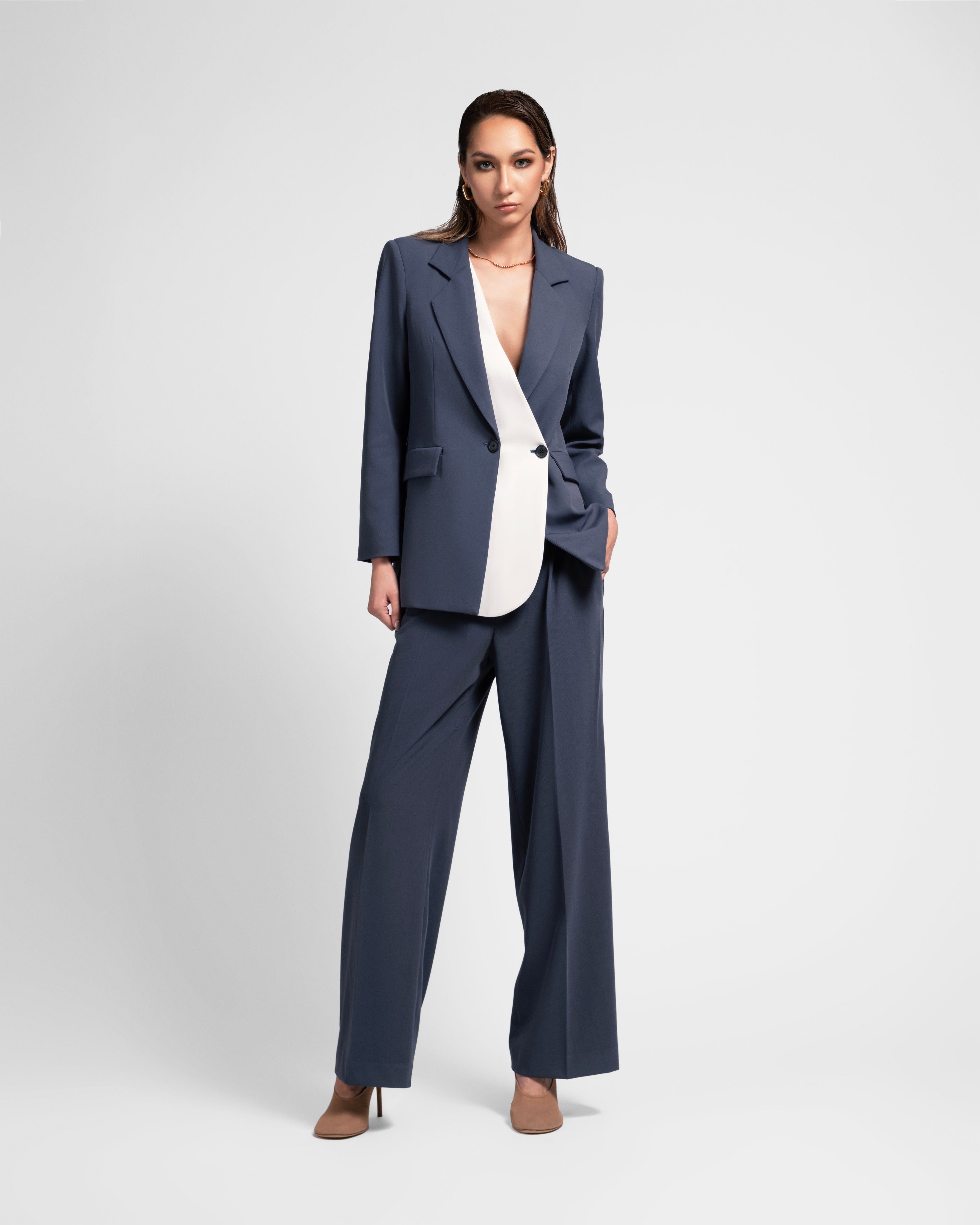 FEARLESS CONTRAST SUIT